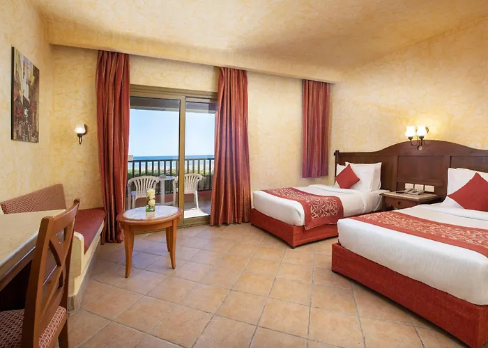 Charmillion Sea Life Resort 4*