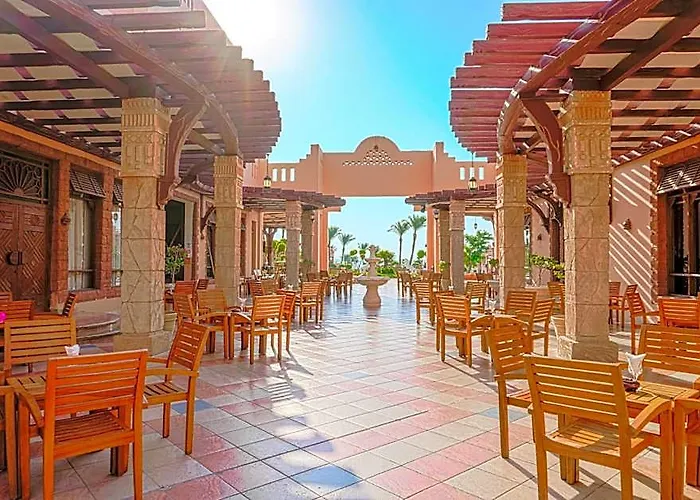 Charmillion Sea Life Resort 4*